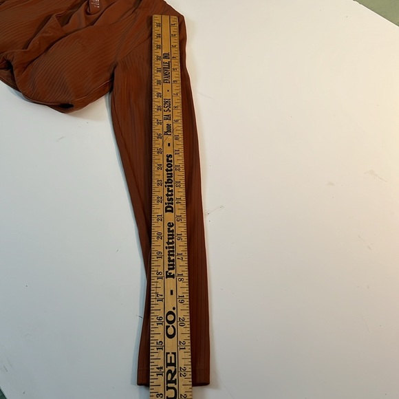 Offline women's XS Burnt Orange, ribbed, long-sleeve crop top w/ square neckline - Picture 7 of 7